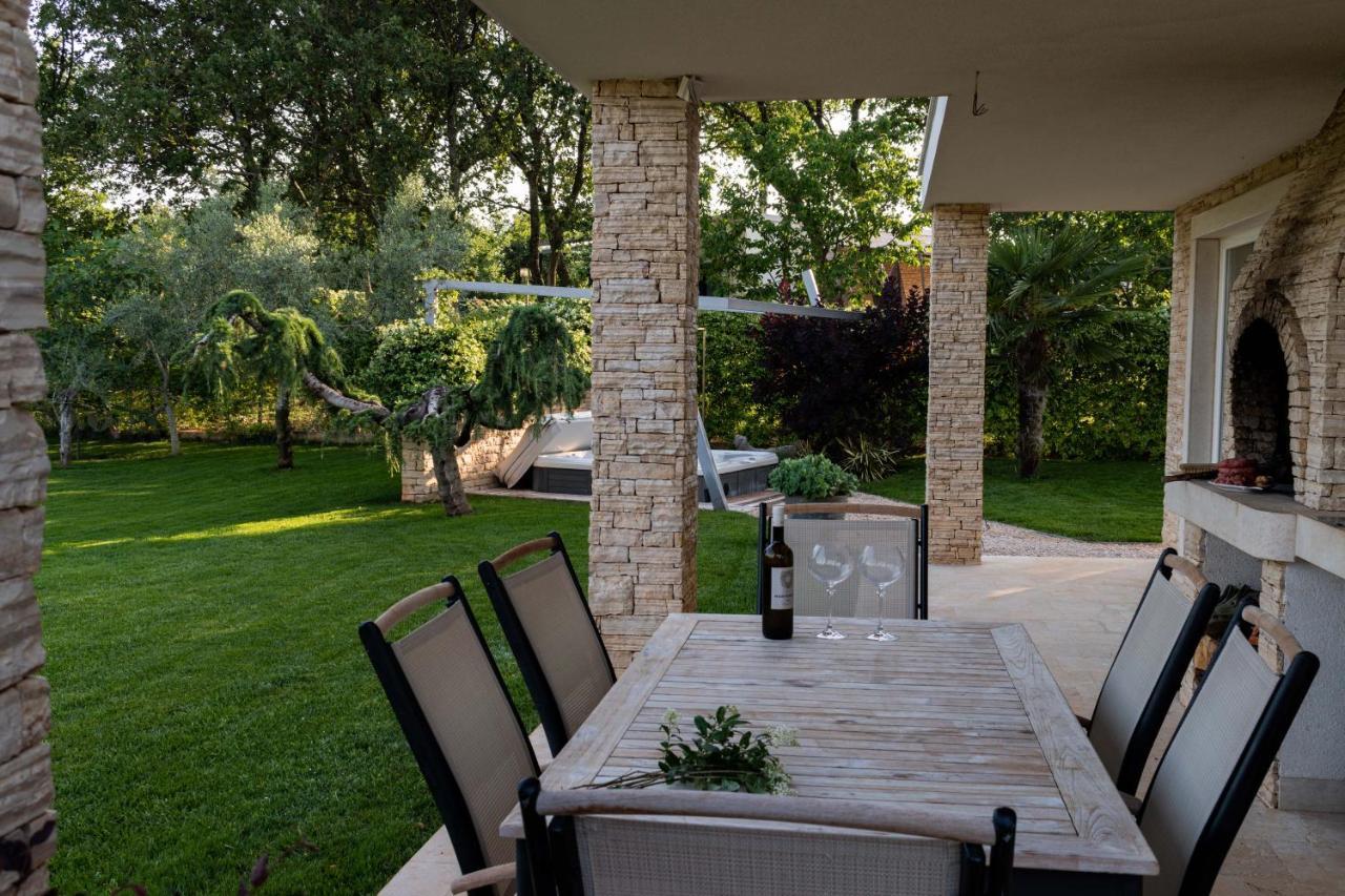 Apartments Villa Sotlar With Pool Umag Dış mekan fotoğraf