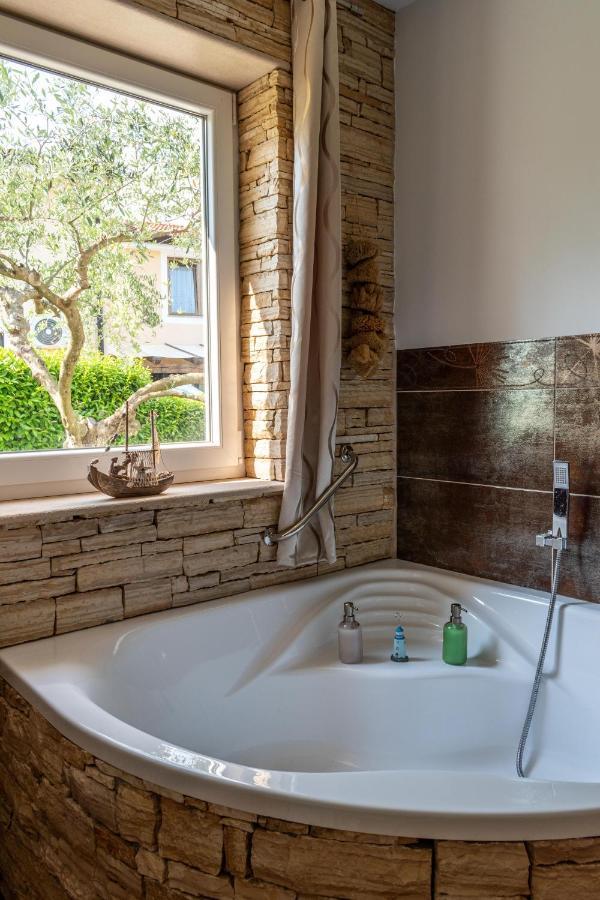 Apartments Villa Sotlar With Pool Umag Dış mekan fotoğraf